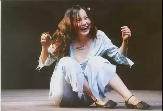 插图:话剧《疯娘》